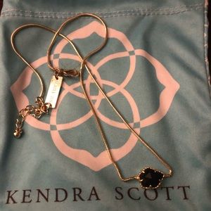 Kendra Scott necklace